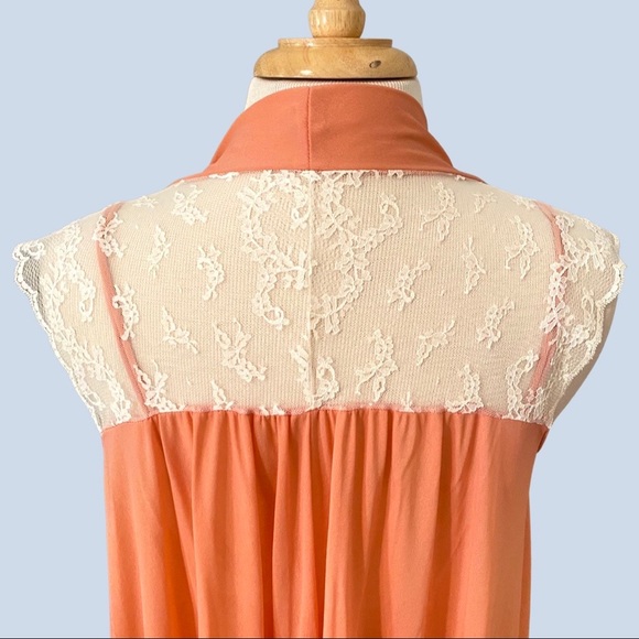 Vintage 1970s Miss Elaine Coral Nightgown and Robe Set - Picture 5 of 16